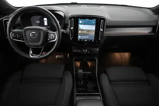 Musta Maastoauto, Volvo XC40 – VAR-52593