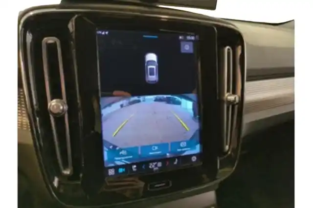 Vihreä Maastoauto, Volvo XC40 – VAR-52637