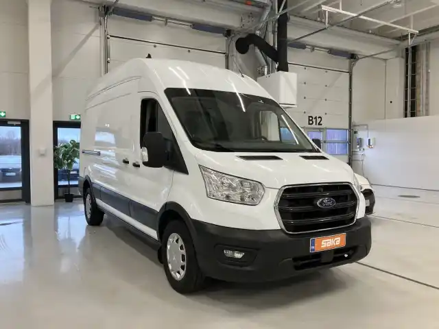 Valkoinen Pakettiauto, Ford Transit – VAR-52662