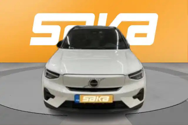 Valkoinen Maastoauto, Volvo XC40 – VAR-52889
