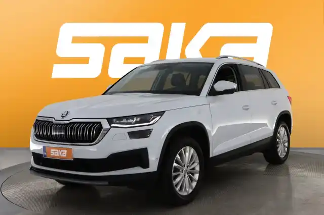 Valkoinen Maastoauto, Skoda Kodiaq – VAR-52891