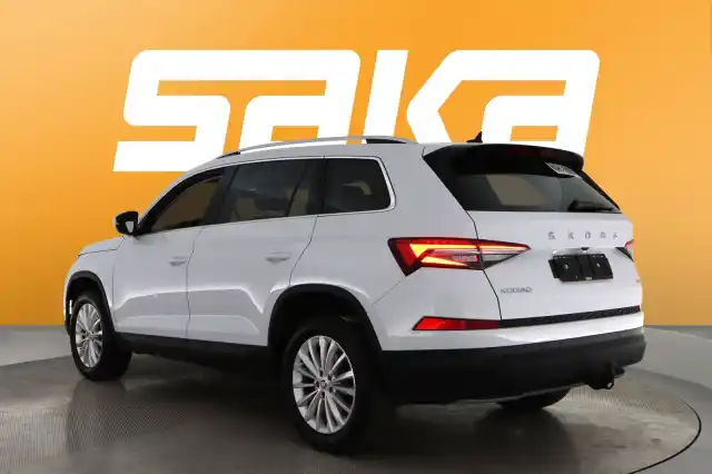 Valkoinen Maastoauto, Skoda Kodiaq – VAR-52891