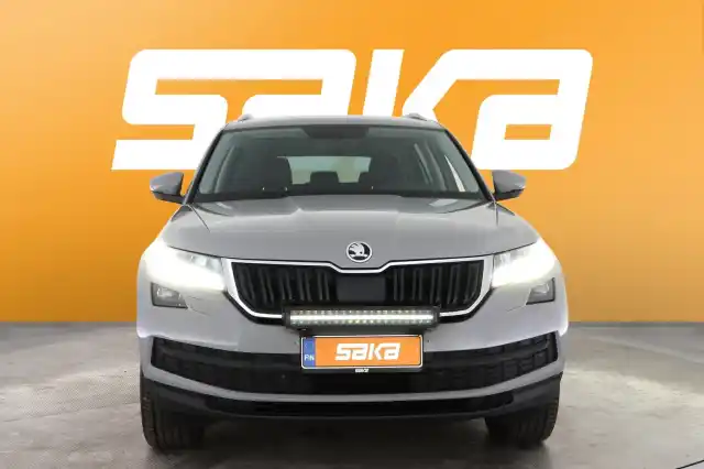 Harmaa Maastoauto, Skoda Kodiaq – VAR-53036