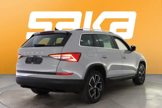 Harmaa Maastoauto, Skoda Kodiaq – VAR-53036