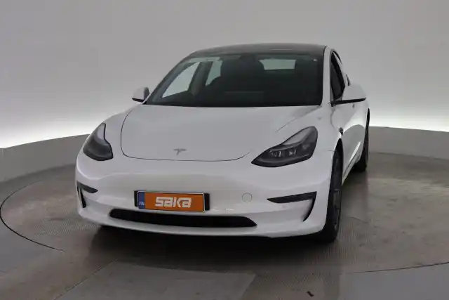 Valkoinen Sedan, Tesla Model 3 – VAR-53069