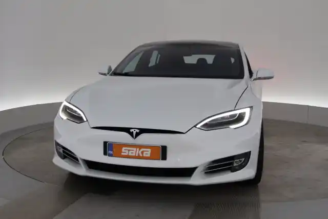 Valkoinen Sedan, Tesla Model S – VAR-53332