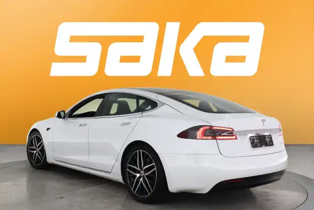 Valkoinen Sedan, Tesla Model S – VAR-53332