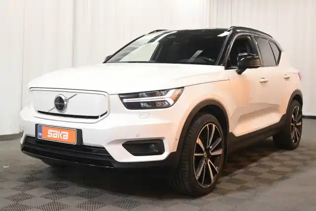 Valkoinen Maastoauto, Volvo XC40 – VAR-53384