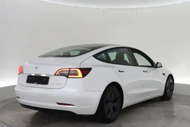 Valkoinen Sedan, Tesla Model 3 – VAR-53623