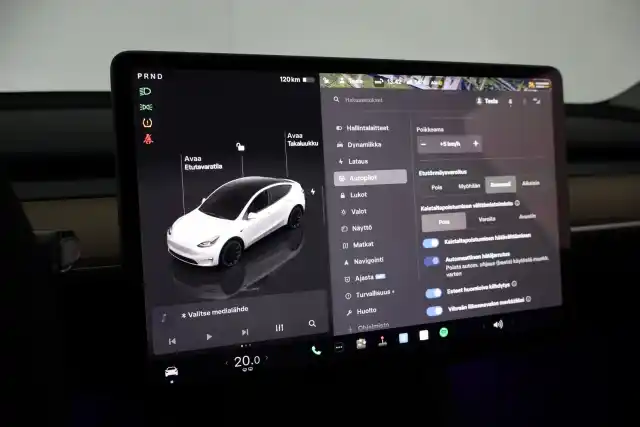 Valkoinen Maastoauto, Tesla Model Y – VAR-53713