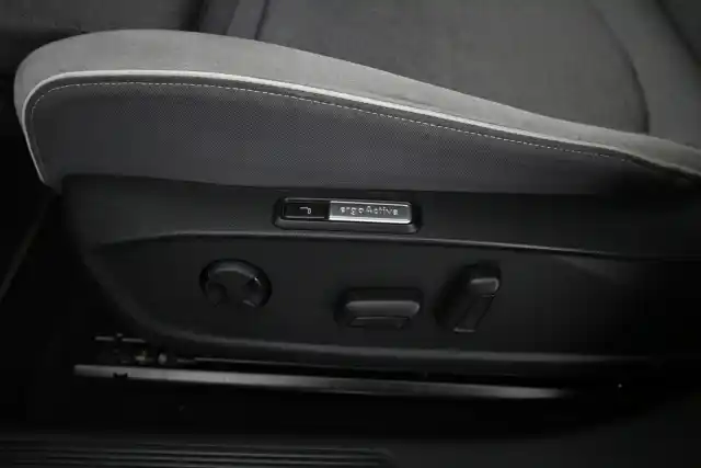 Harmaa Viistoperä, Volkswagen ID.3 – VAR-54093