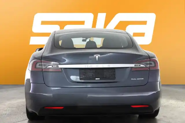 Harmaa Sedan, Tesla Model S – VAR-54095