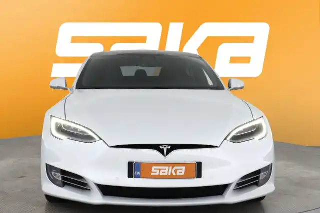 Valkoinen Sedan, Tesla Model S – VAR-54205