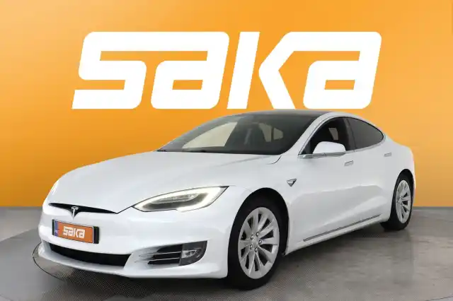 Valkoinen Sedan, Tesla Model S – VAR-54205