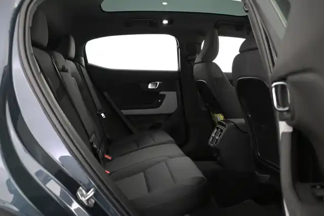 Sininen Sedan, Polestar 2 – VAR-54231