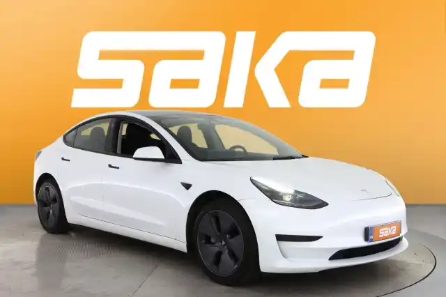 Valkoinen Sedan, Tesla Model 3 – VAR-54550