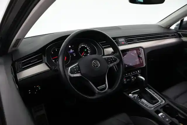 Harmaa Farmari, Volkswagen Passat – VAR-54596