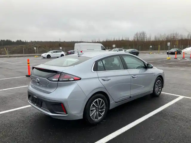 Harmaa Viistoperä, Hyundai IONIQ electric – VAR-54758