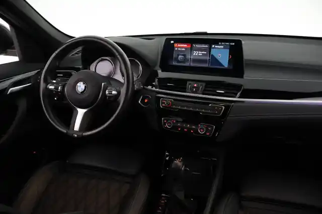 Musta Maastoauto, BMW X1 – VAR-54824