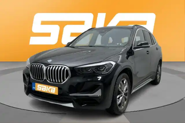 Musta Maastoauto, BMW X1 – VAR-54824