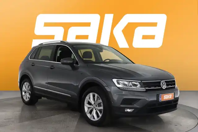 Harmaa Maastoauto, Volkswagen Tiguan – VAR-54879