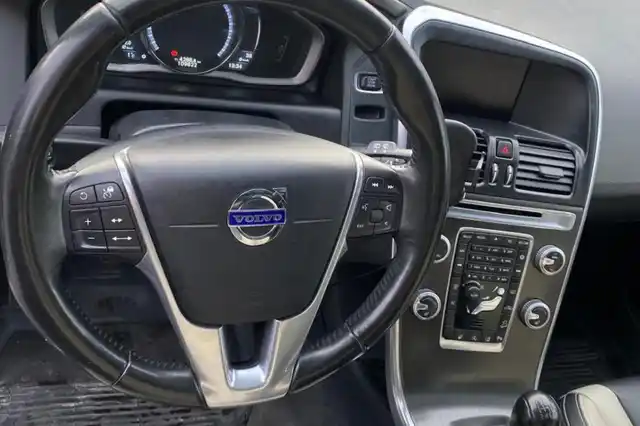 Sininen Maastoauto, Volvo XC60 – VAR-54946