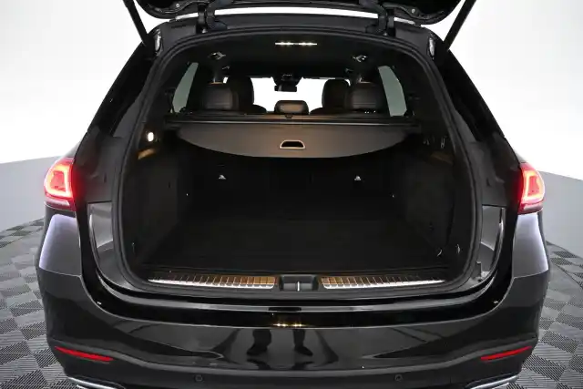 Musta Maastoauto, Mercedes-Benz GLE – VAR-55010