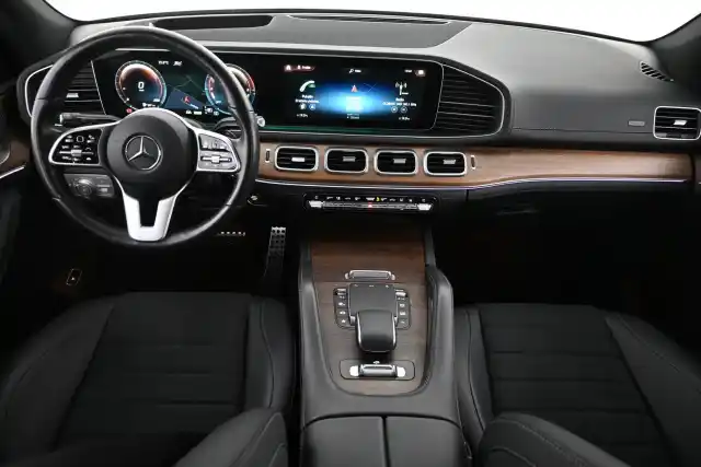 Musta Maastoauto, Mercedes-Benz GLE – VAR-55010