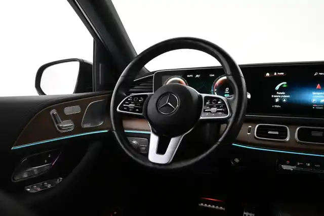 Musta Maastoauto, Mercedes-Benz GLE – VAR-55010