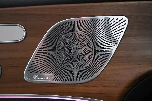 Musta Maastoauto, Mercedes-Benz GLE – VAR-55010