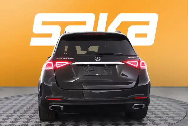 Musta Maastoauto, Mercedes-Benz GLE – VAR-55010