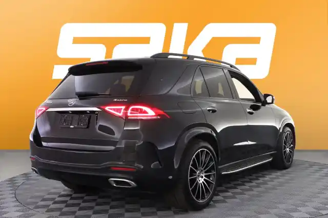 Musta Maastoauto, Mercedes-Benz GLE – VAR-55010