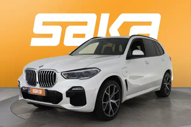 Valkoinen Maastoauto, BMW X5 – VAR-55241