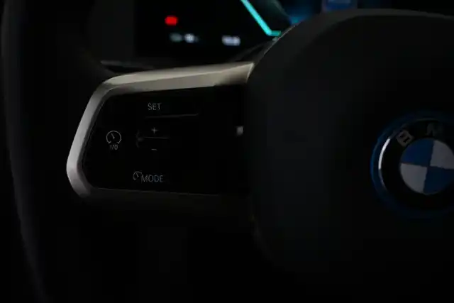 Harmaa Maastoauto, BMW iX – VAR-55245
