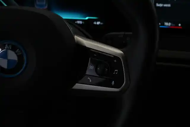 Harmaa Maastoauto, BMW iX – VAR-55245