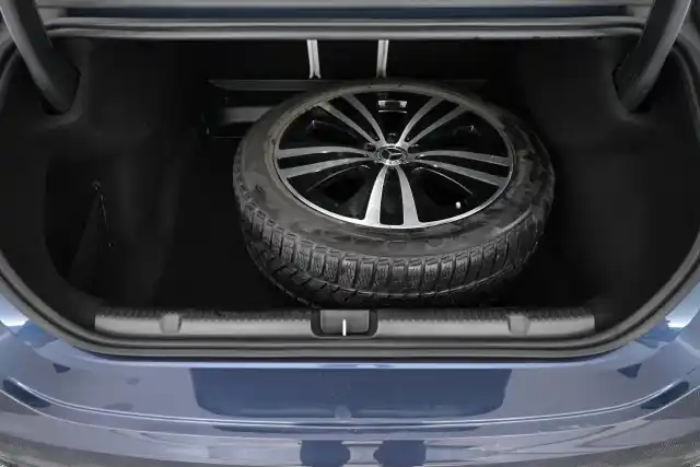 Sininen Sedan, Mercedes-Benz EQE – VAR-55307