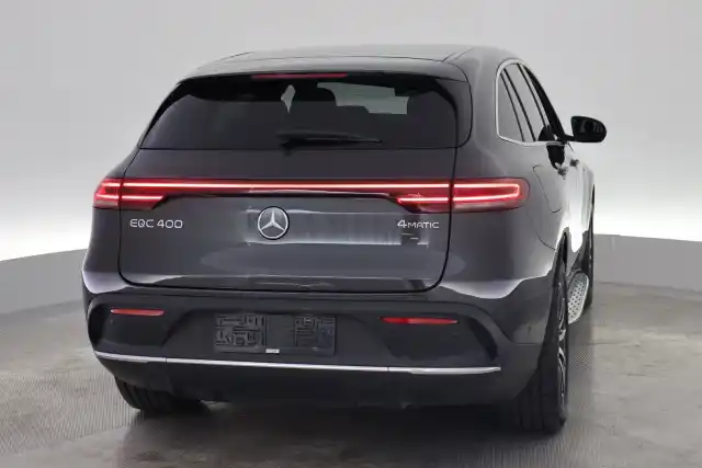 Harmaa Maastoauto, Mercedes-Benz EQC – VAR-55387