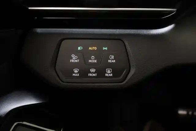 Keltainen Viistoperä, Volkswagen ID.4 – VAR-55462