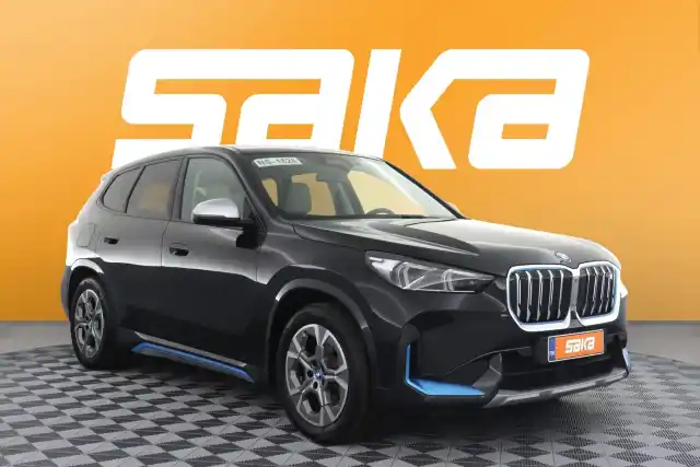 Musta Maastoauto, BMW iX1 – VAR-55712