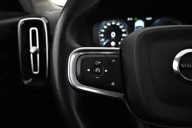  Maastoauto, Volvo XC40 – VAR-55952