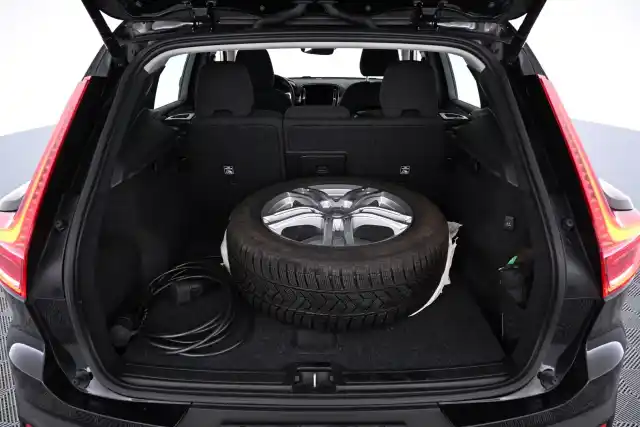  Maastoauto, Volvo XC40 – VAR-55952