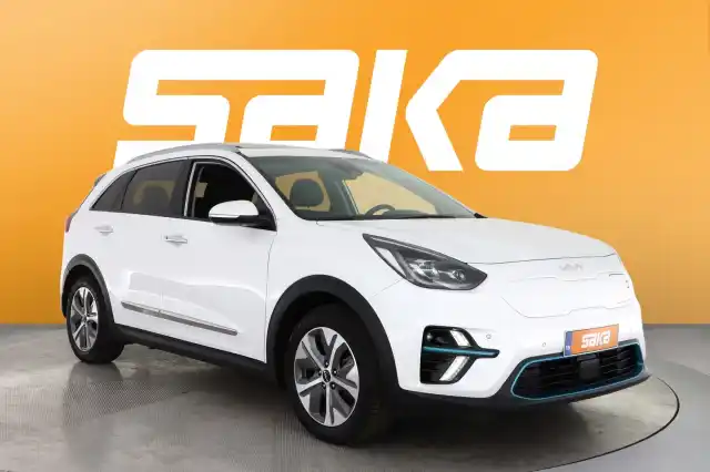 Valkoinen Maastoauto, Kia NIRO – VAR-56379