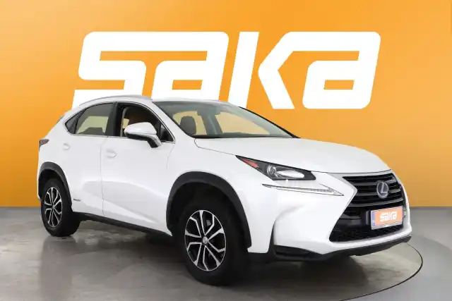 Valkoinen Maastoauto, Lexus NX – VAR-56622