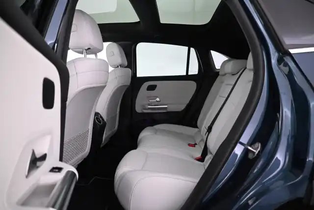 Musta Maastoauto, BMW iX3 – VAR-56663