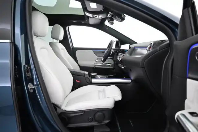 Musta Maastoauto, BMW iX3 – VAR-56663