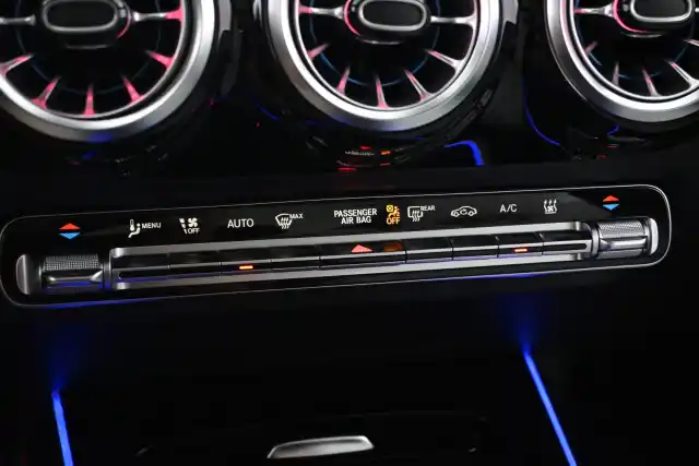 Musta Maastoauto, BMW iX3 – VAR-56663