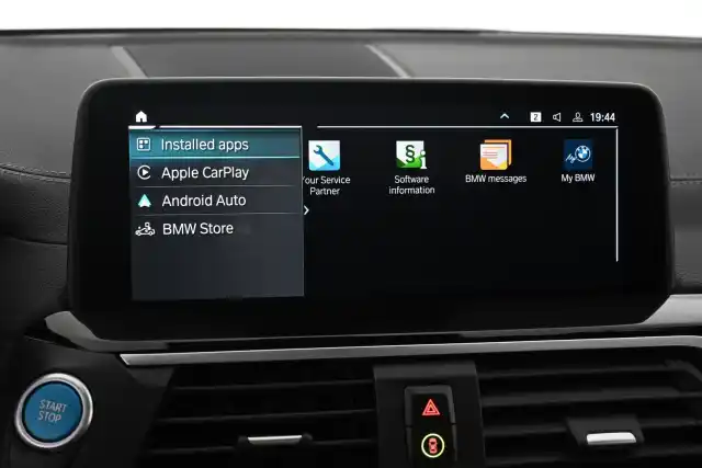 Musta Maastoauto, BMW iX3 – VAR-56663