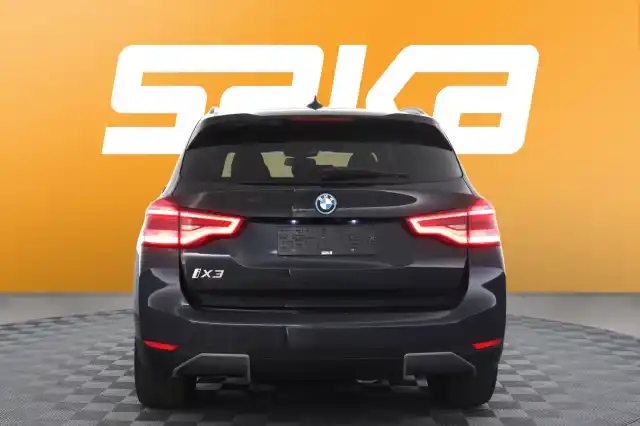 Musta Maastoauto, BMW iX3 – VAR-56663