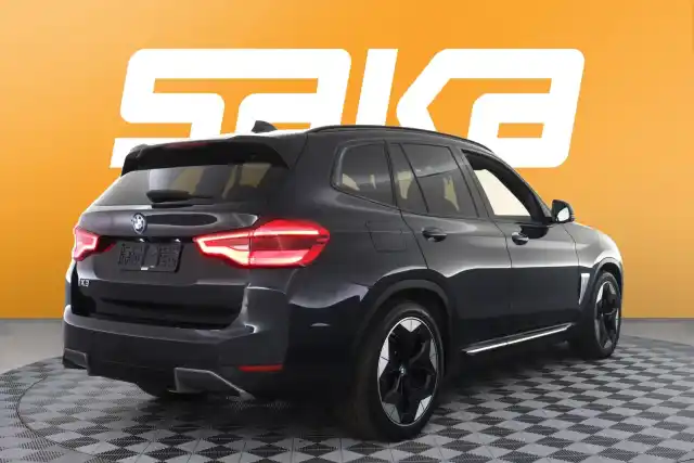 Musta Maastoauto, BMW iX3 – VAR-56663