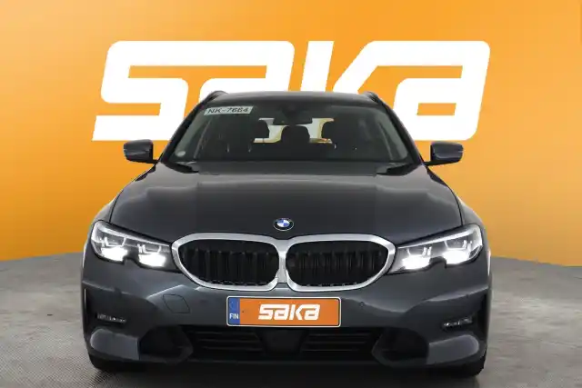 Harmaa Farmari, BMW 330 – VAR-56677